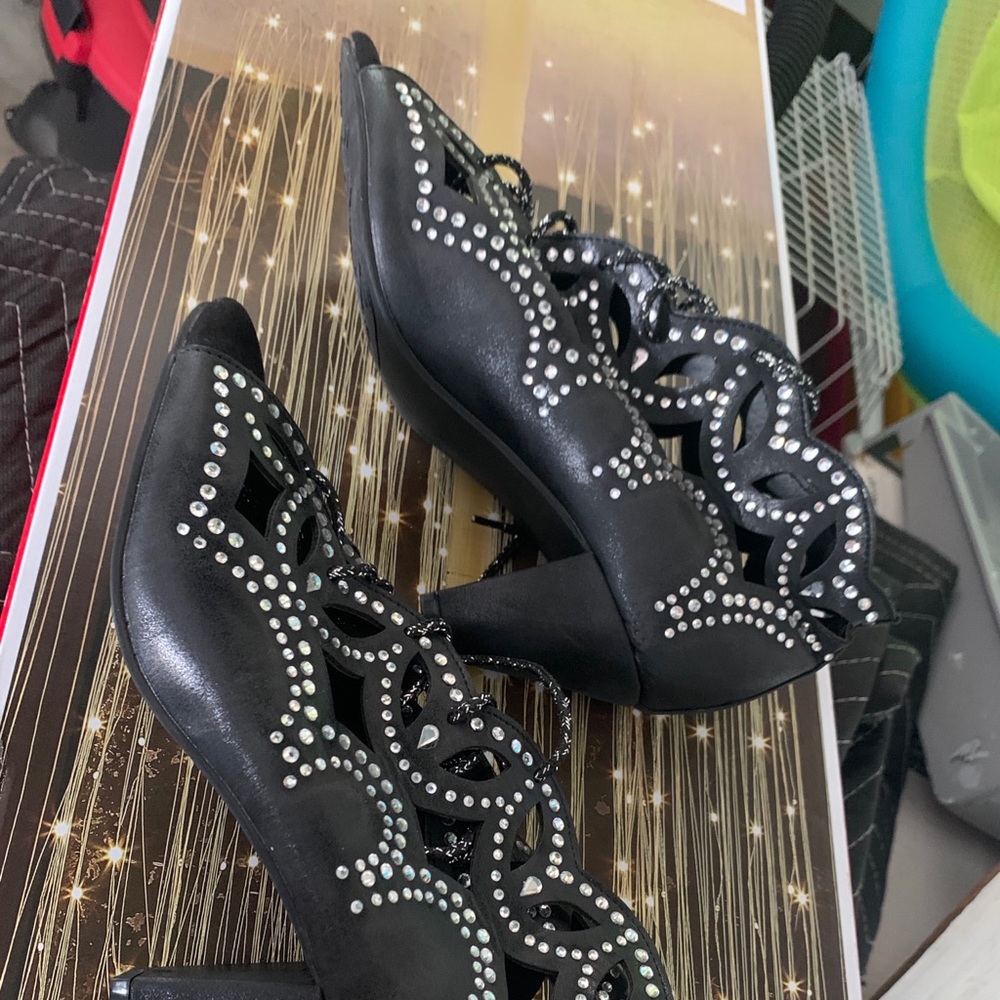 Booties - Picture 4 of 4